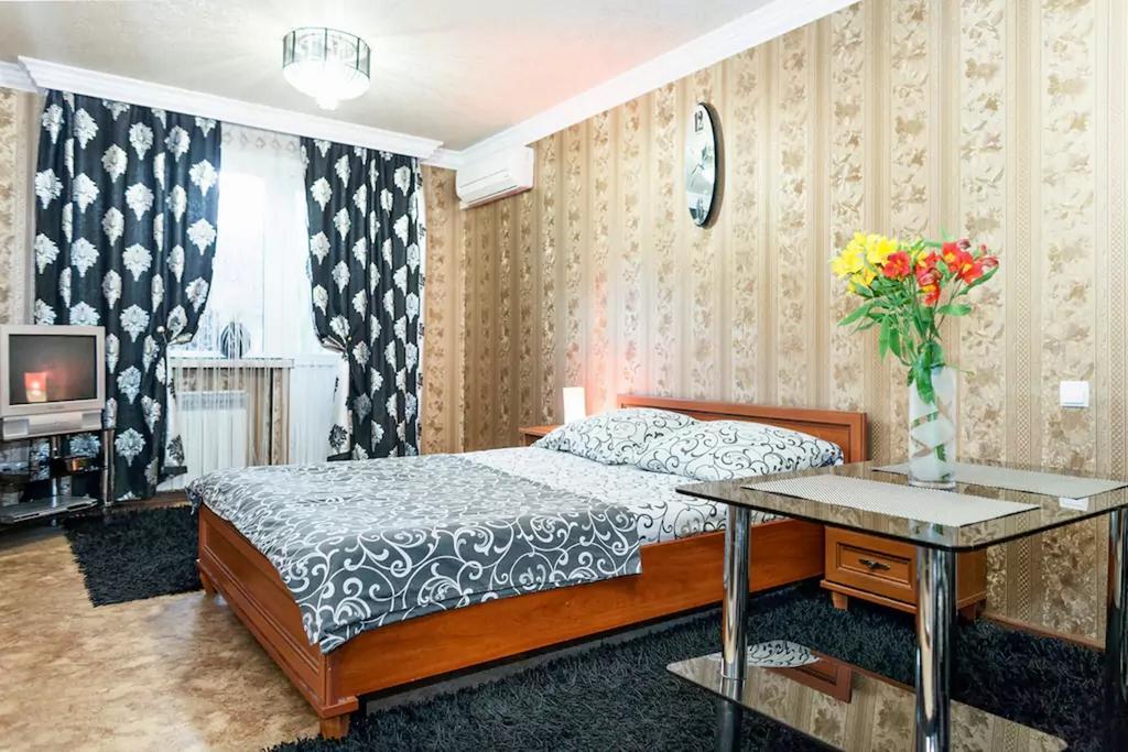 Apartment On Nezalezhnoy Ukrаiny Near Intourist Hotel Zaporizhia Extérieur photo
